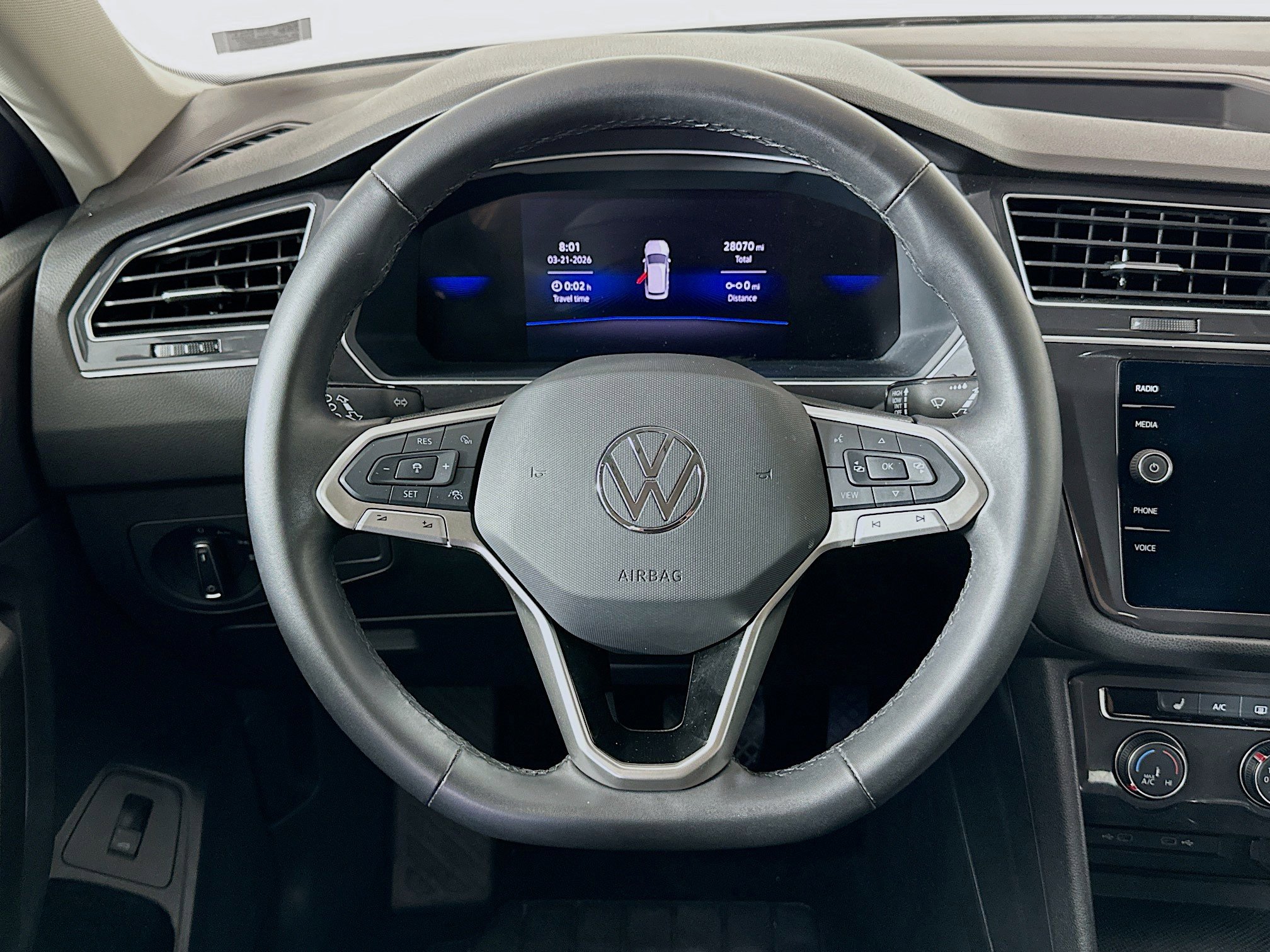 Used 2024 Volkswagen Tiguan Wolfsburg Edition image 18