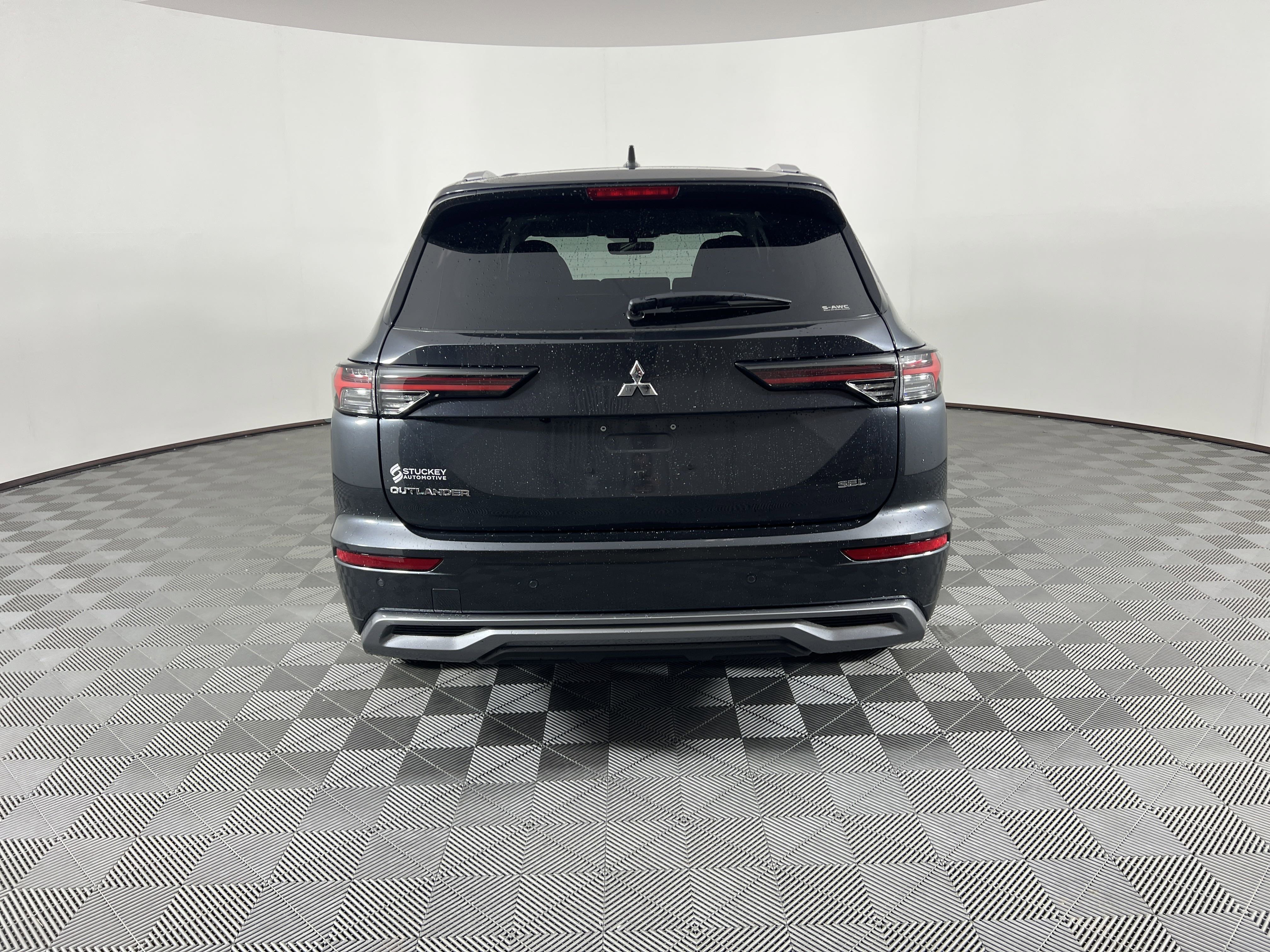 New 2025 Mitsubishi Outlander SEL image 4