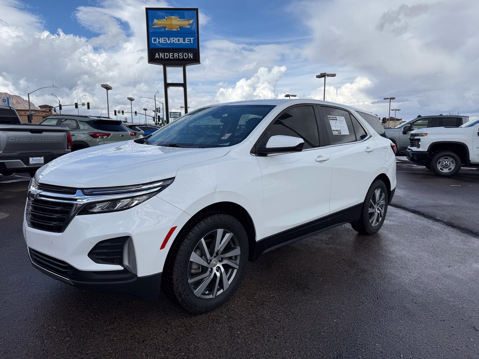 Used 2022 Chevrolet Equinox LT AWD/4WD image 1