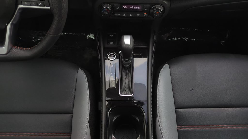 Certified 2024 Nissan Kicks SR w/ SR Premium Package FWD image 18