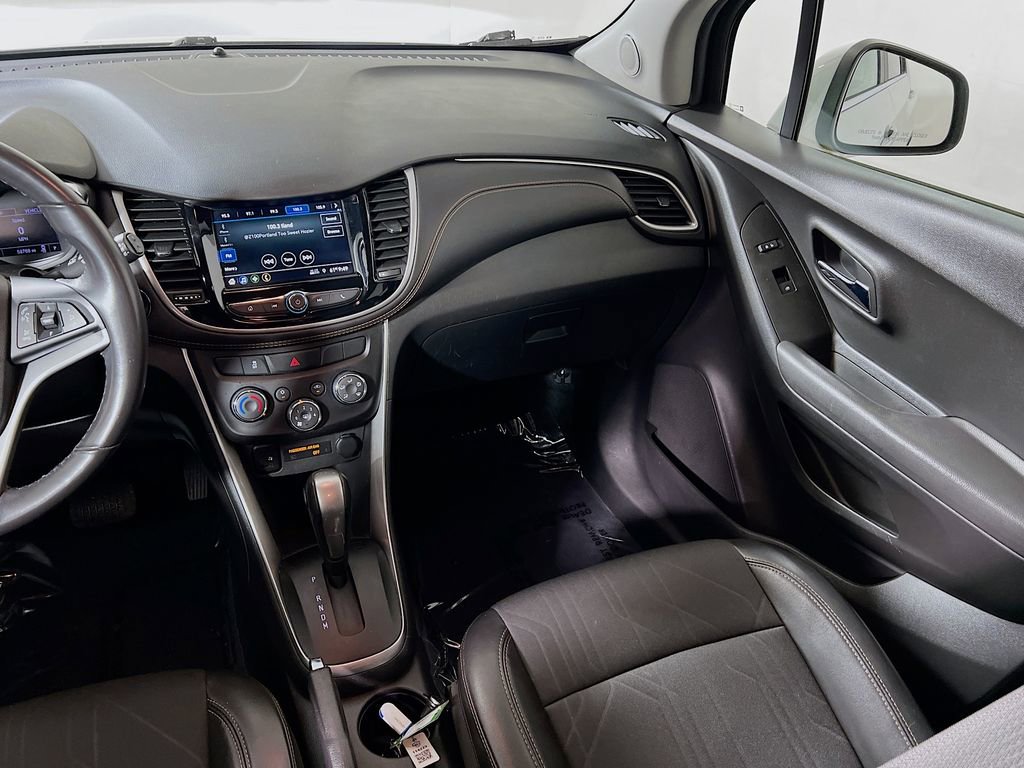 Used 2019 Chevrolet Trax LT w/ LT Convenience Package AWD/4WD image 20