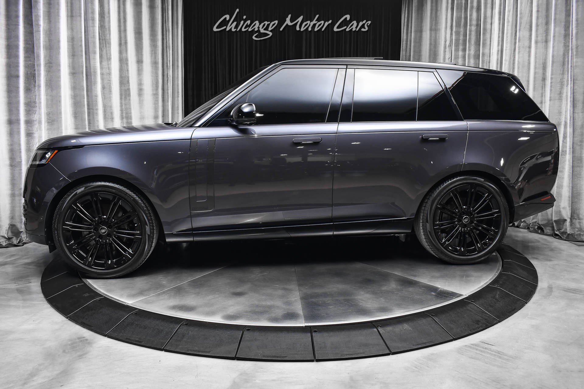 Used 2023 Land Rover Range Rover Autobiography AWD/4WD image 1