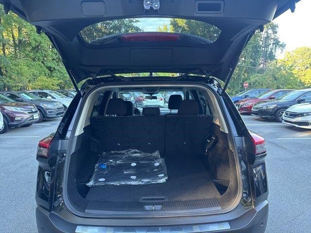 Used 2021 Nissan Rogue SV image 16