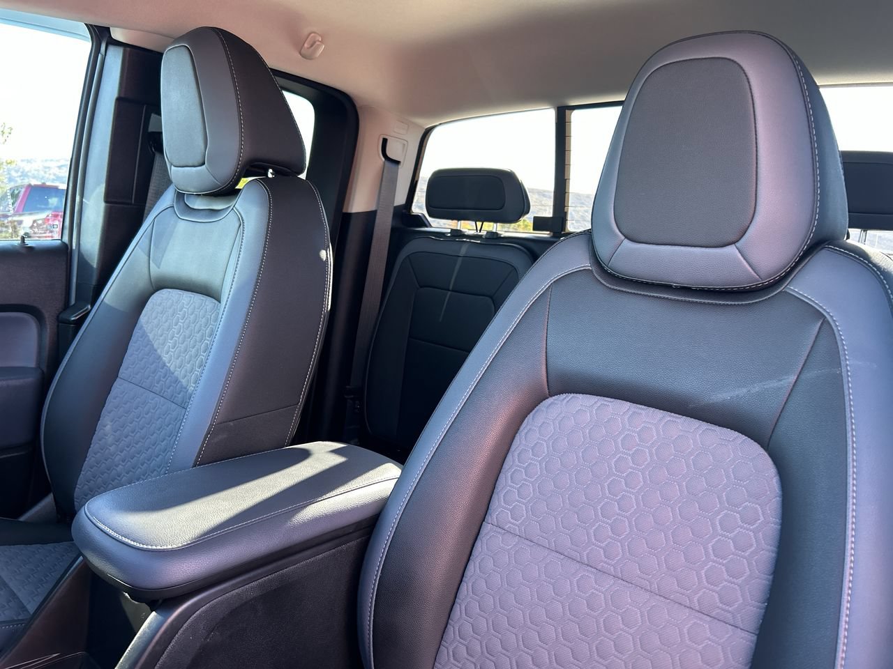 Used 2019 Chevrolet Colorado Z71 AWD/4WD image 23