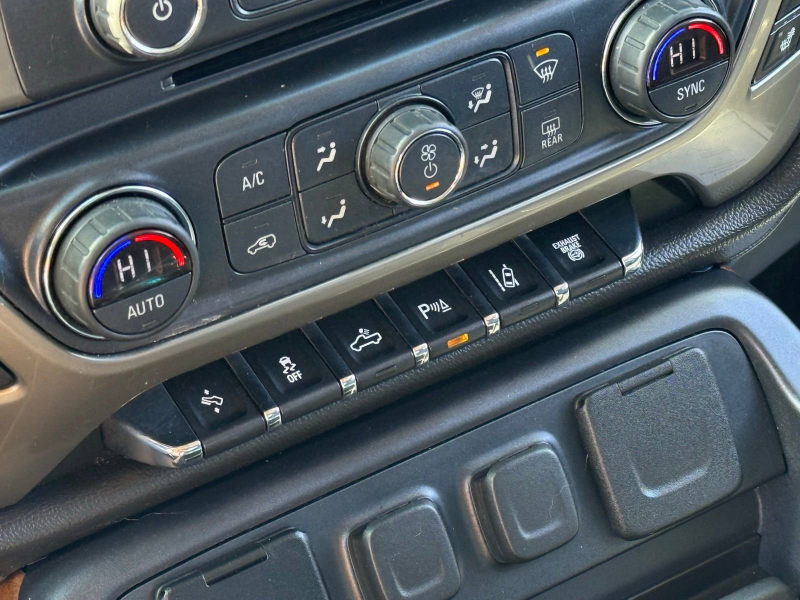 Used 2019 Chevrolet Silverado 2500 High Country w/ Duramax Plus Package image 26