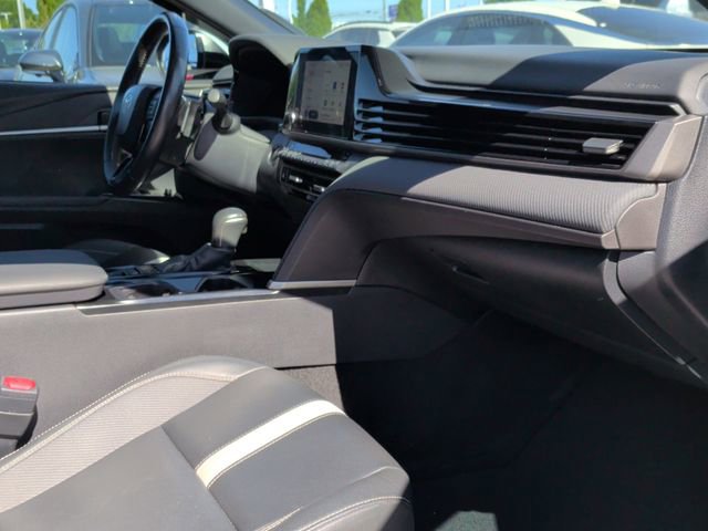 Used 2025 Toyota Camry SE w/ Convenience Package FWD image 29