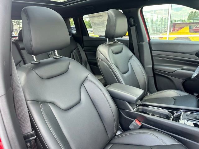 Used 2024 Jeep Compass Limited w/ High Altitude Package image 12