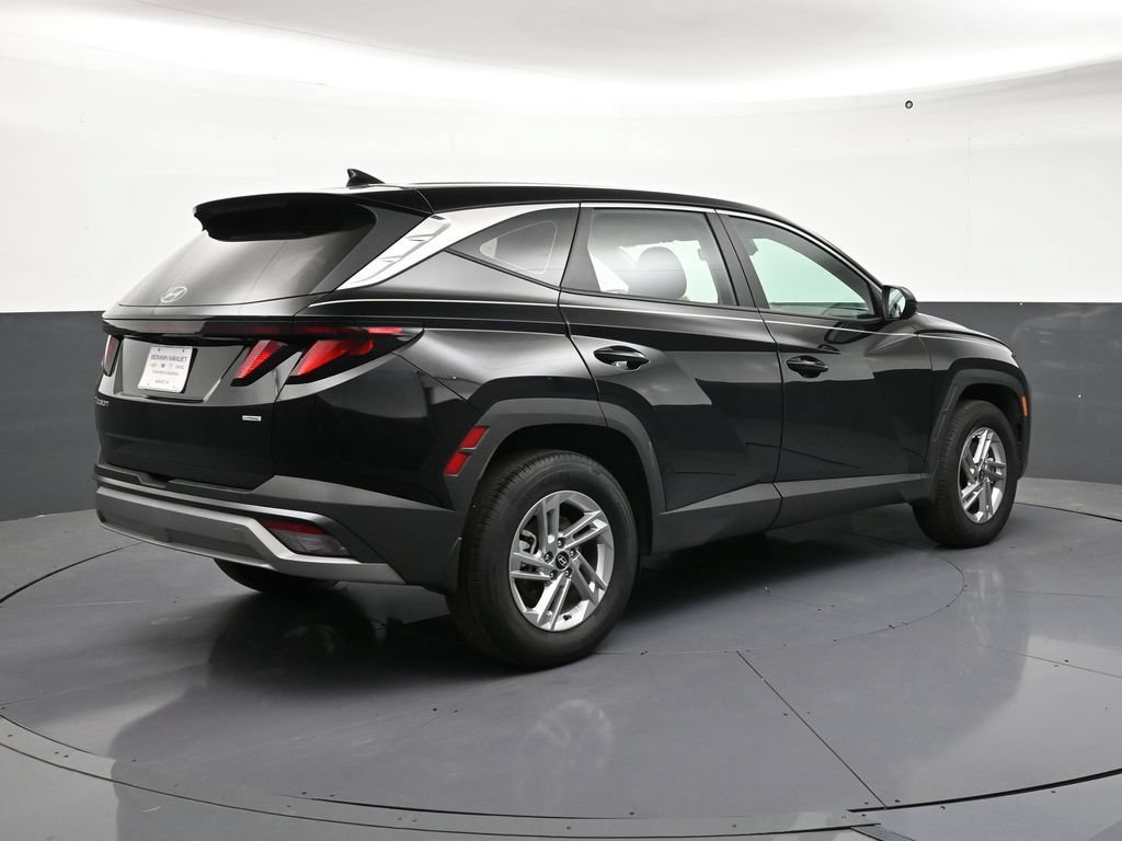 Used 2025 Hyundai Tucson SE AWD/4WD image 5