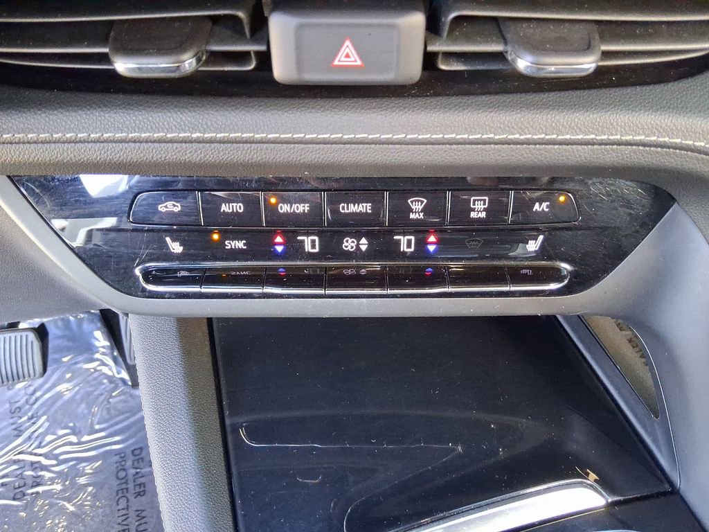 Used 2021 Buick Envision Essence w/ Sport Touring Package image 18