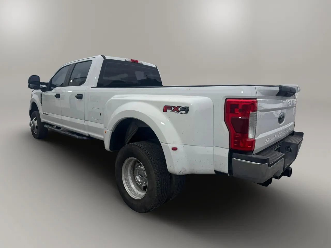 Used 2018 Ford F350 XL w/ STX Appearance Package AWD/4WD image 6