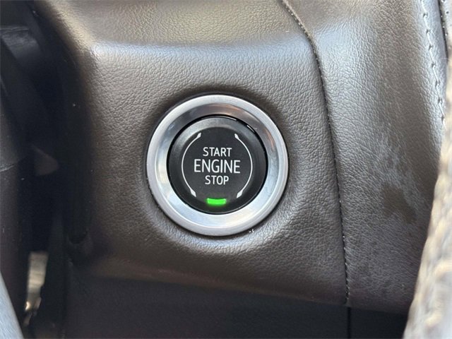 Used 2023 GMC Yukon XL SLT w/ SLT Luxury Package image 20