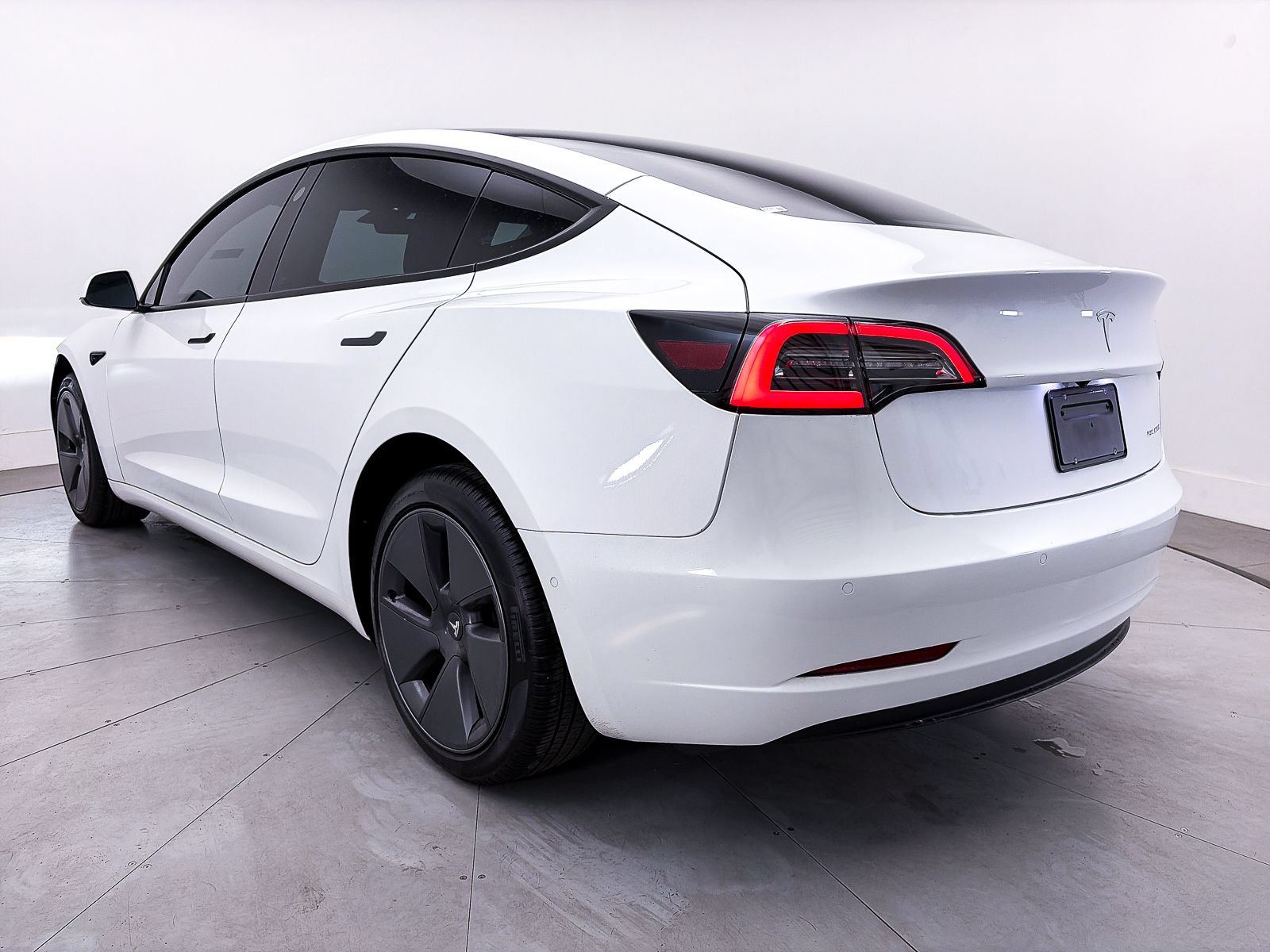 Used 2022 Tesla Model 3 Long Range AWD/4WD image 14