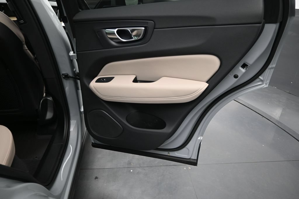 New 2026 Volvo XC60 T8 Plus w/ Climate Package PRO AWD/4WD image 16