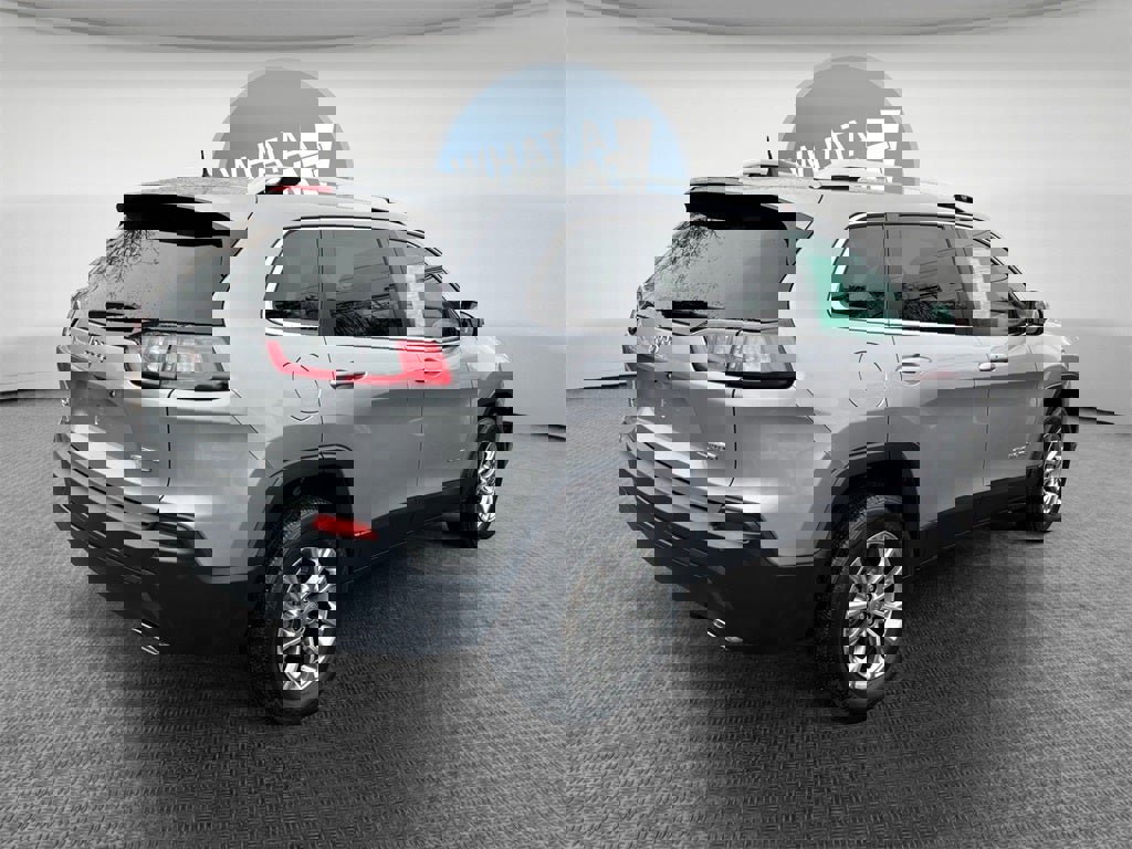 Used 2021 Jeep Cherokee Latitude Lux w/ Comfort/Convenience Group image 3