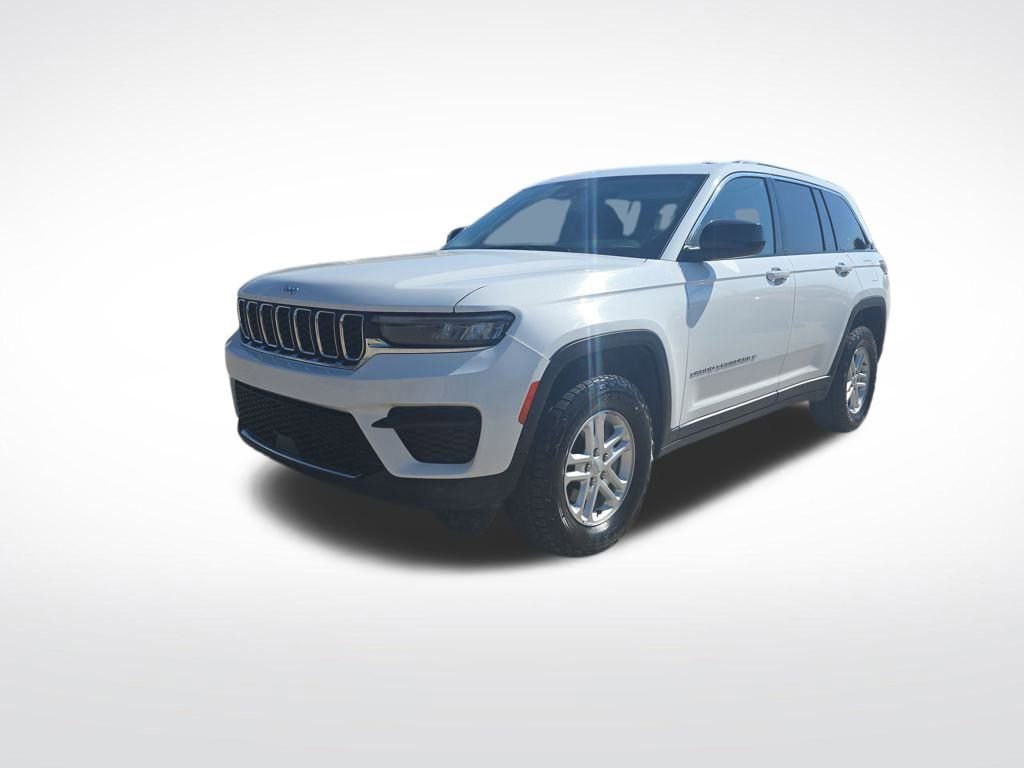 Used 2023 Jeep Grand Cherokee Laredo