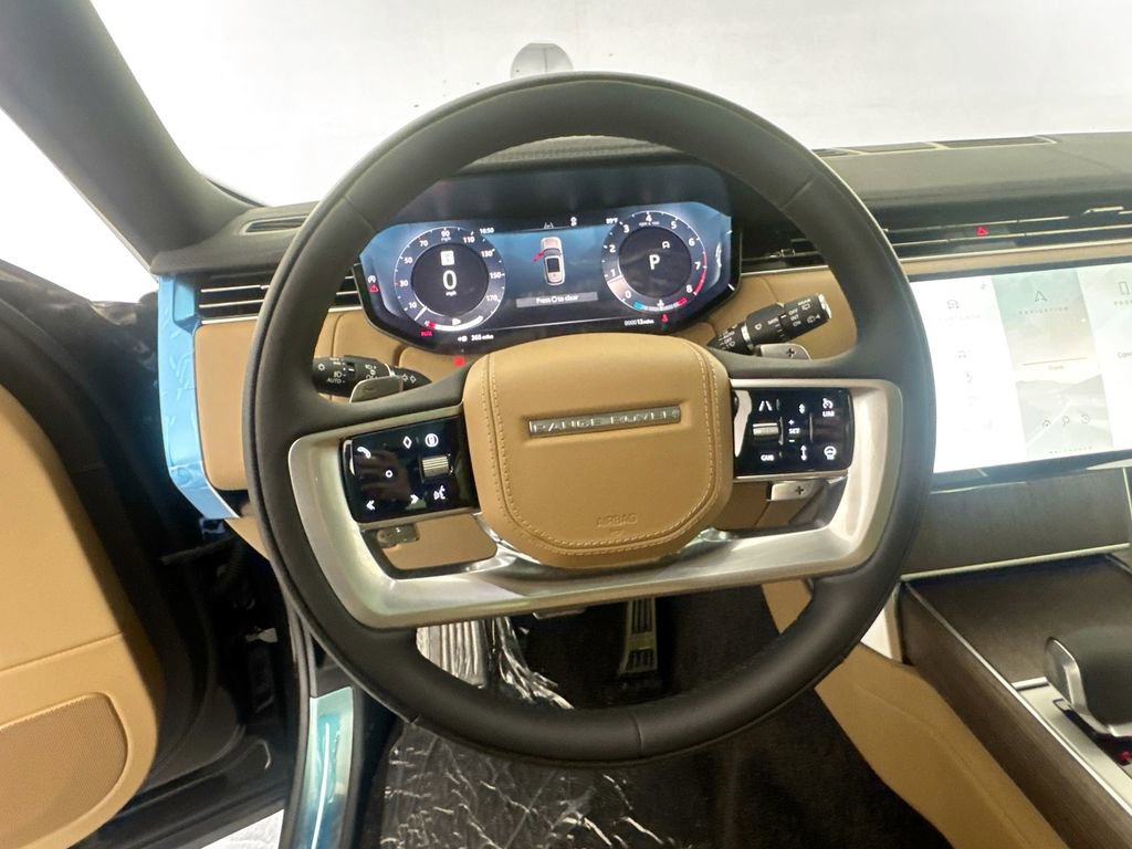 New 2026 Land Rover Range Rover Long Wheelbase SE AWD/4WD image 11