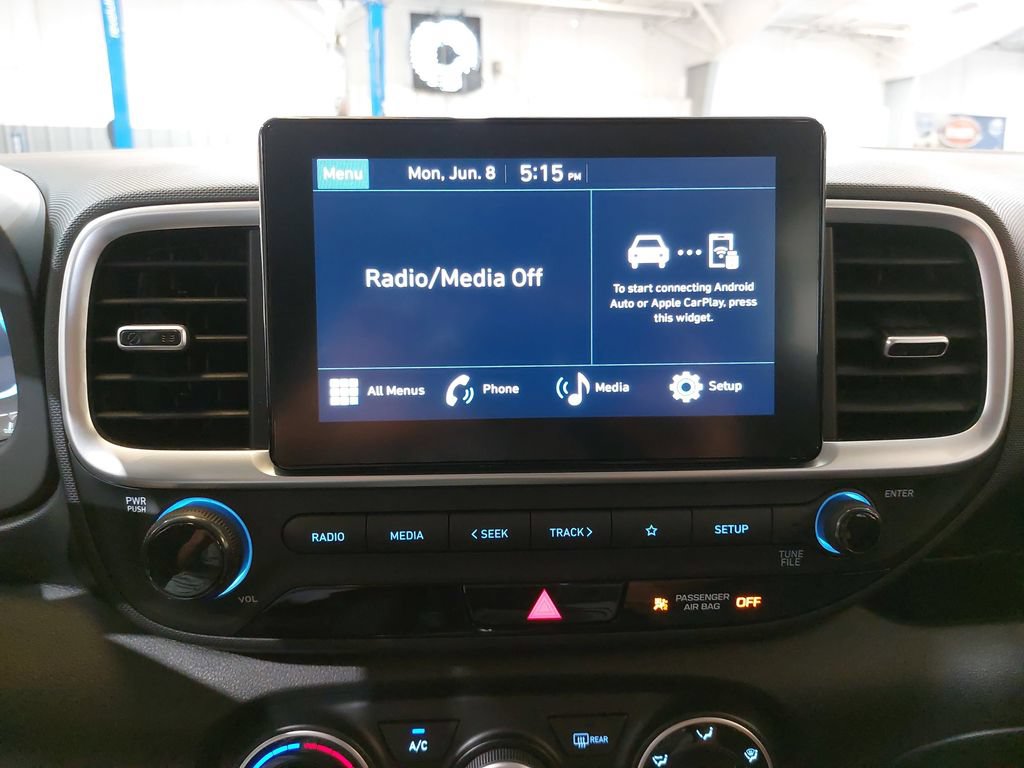 Certified 2025 Hyundai Venue SE FWD image 23