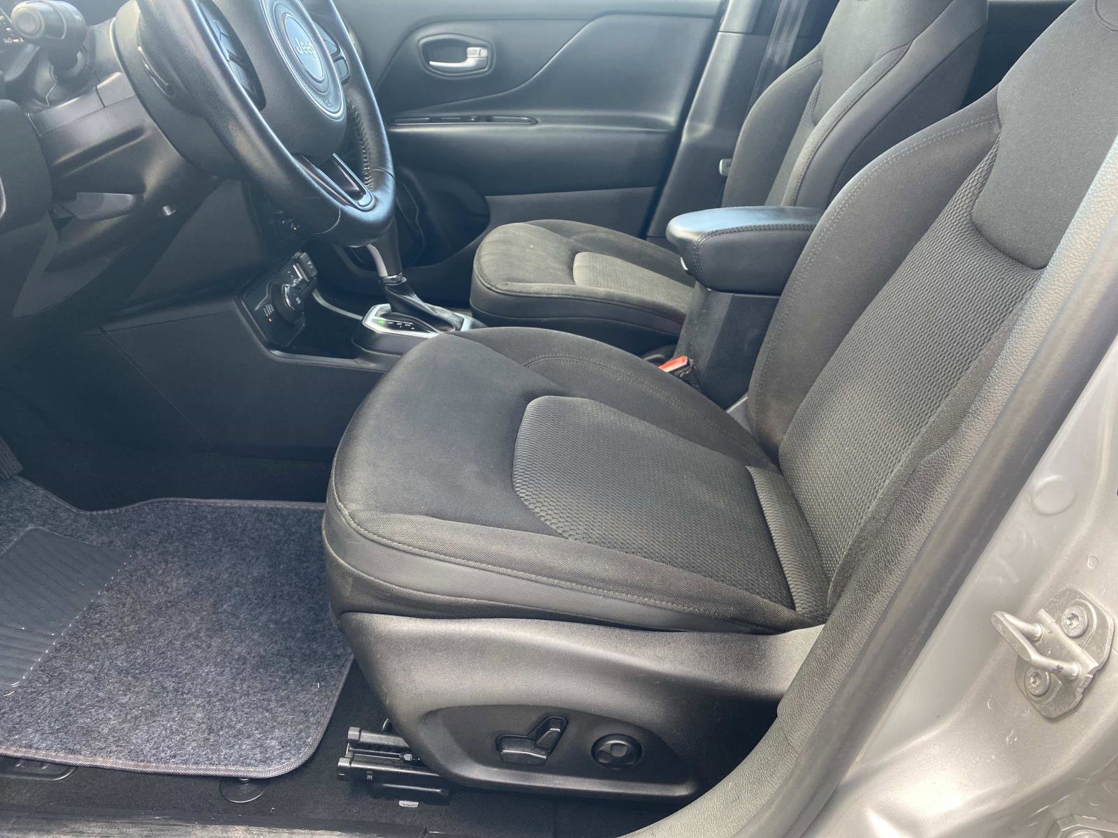 Used 2020 Jeep Renegade Altitude image 17