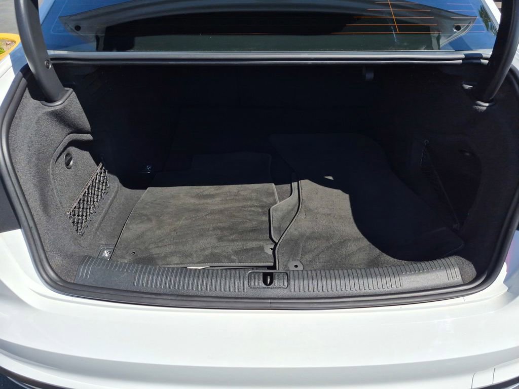 Used 2023 Audi A4 2.0T Premium image 31