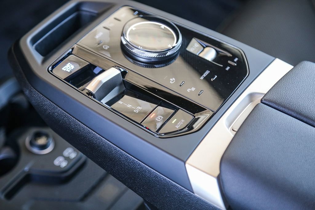 Used 2025 BMW iX xDrive50 image 16