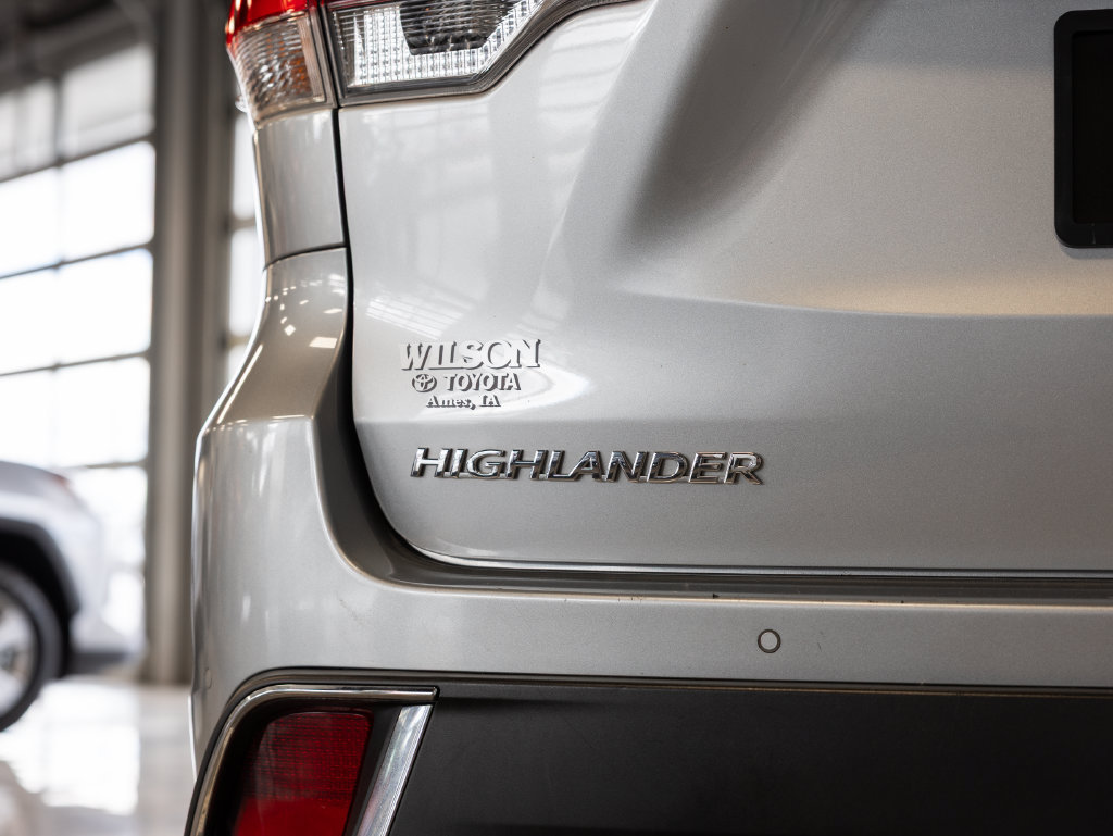Used 2017 Toyota Highlander Limited Platinum AWD/4WD image 7