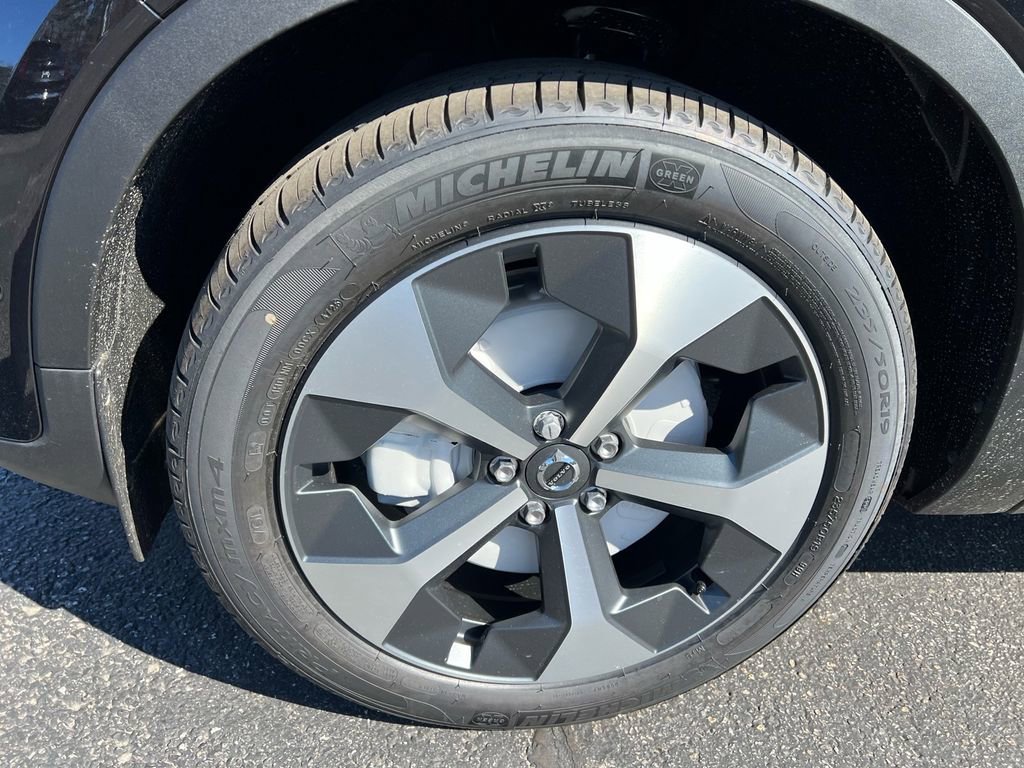 New 2026 Volvo XC40 B5 Plus w/ Protection Package Premier AWD/4WD image 9