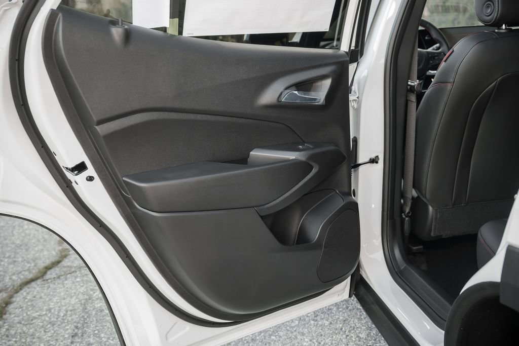 New 2026 Chevrolet Trax RS w/ Driver Confidence Package FWD image 32