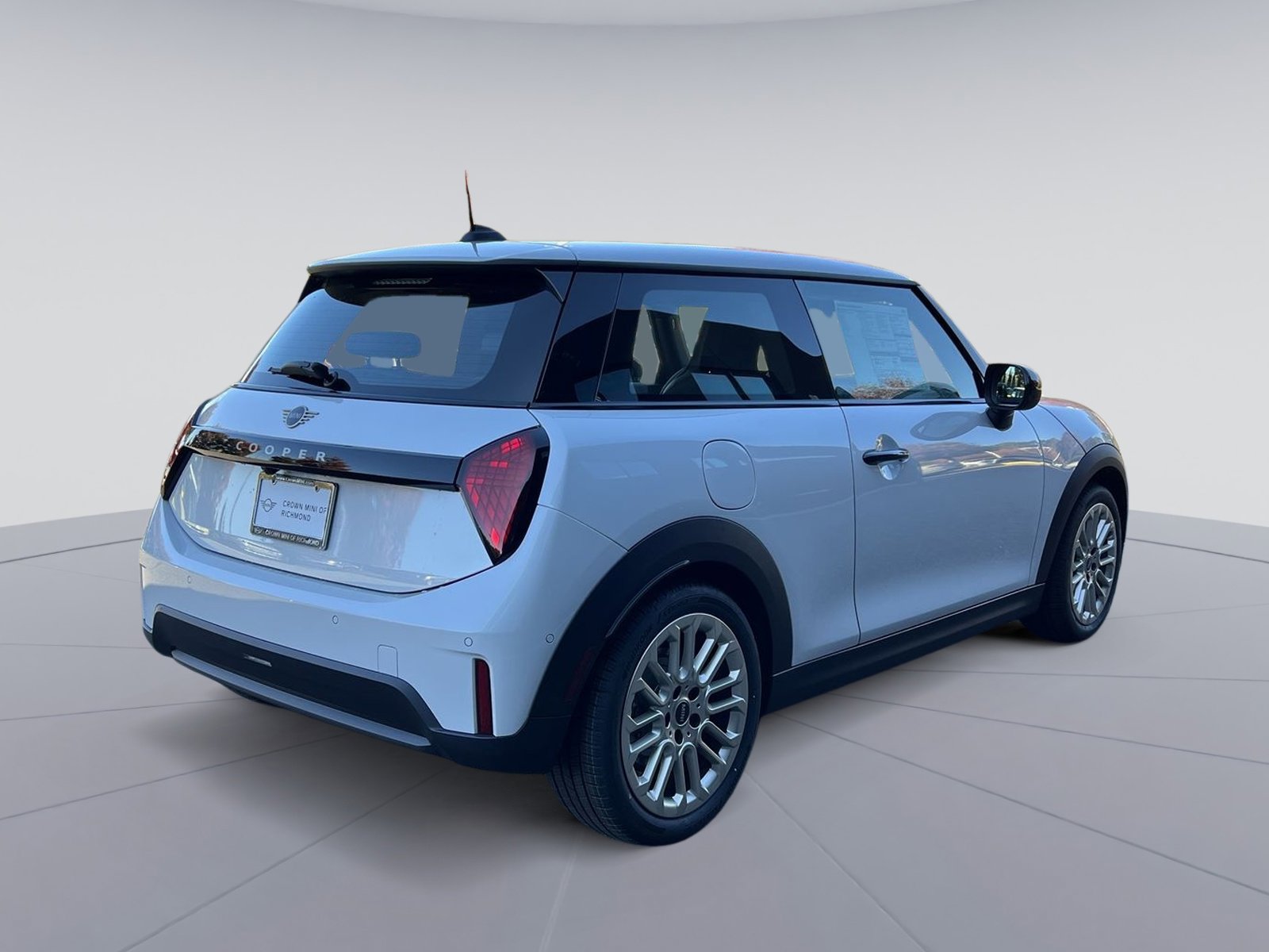 New 2025 MINI Cooper 2-Door Hardtop FWD image 5