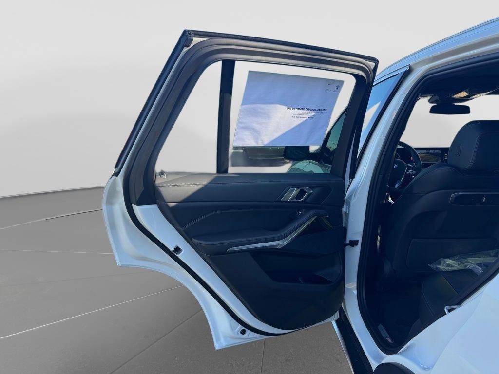 New 2026 BMW X5 sDrive40i RWD image 14