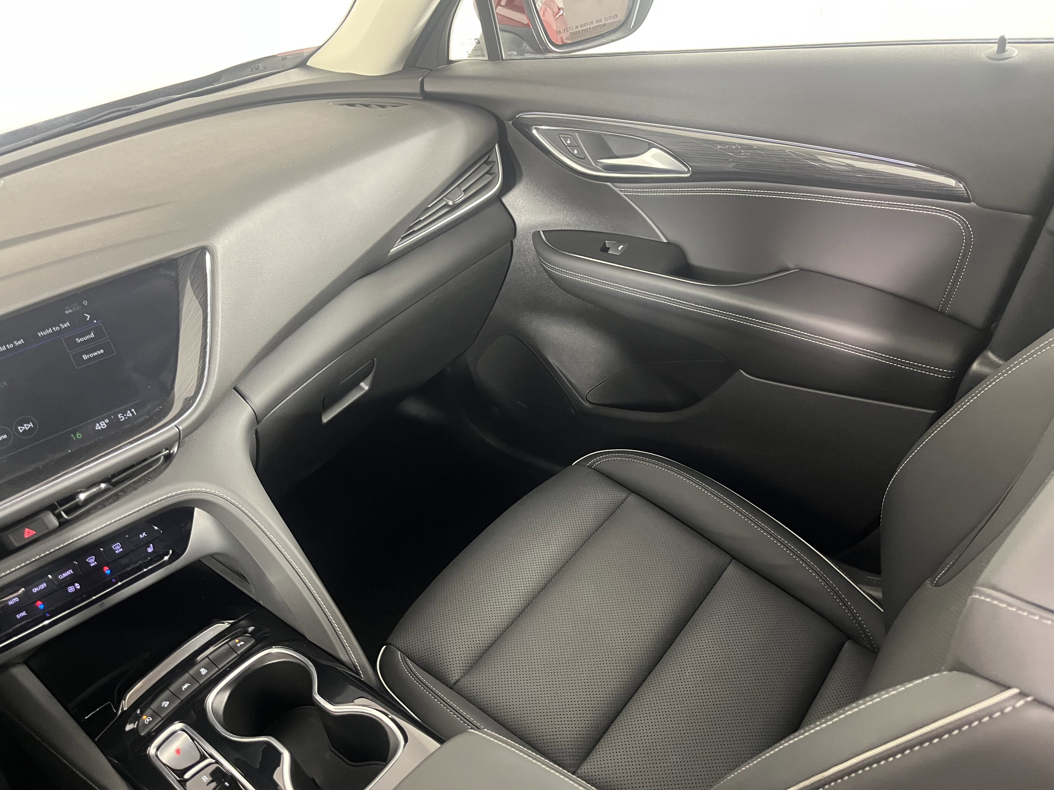 Used 2023 Buick Envision Essence image 11