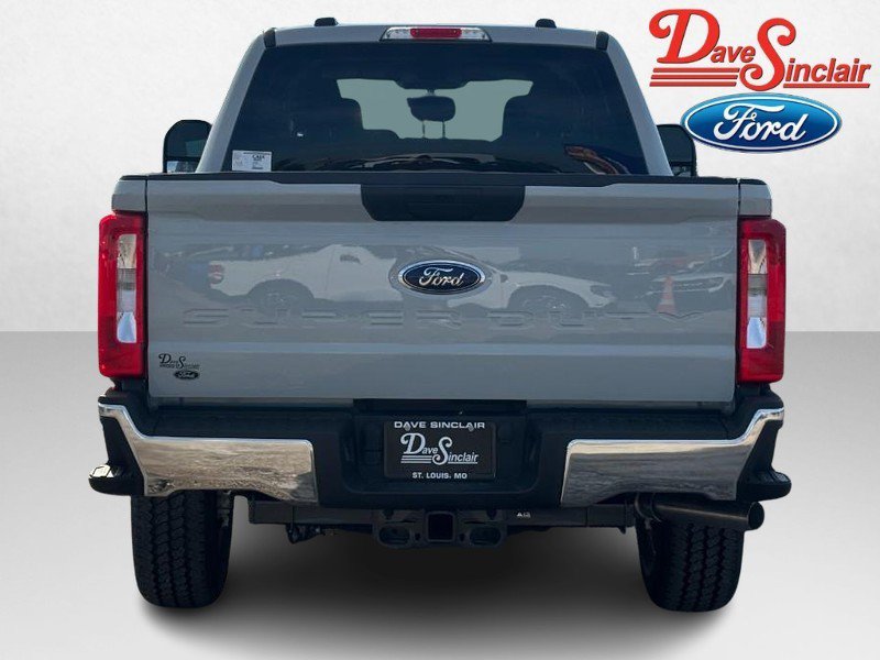 New 2026 Ford F250 XLT w/ FX4 Off-Road Package AWD/4WD image 8