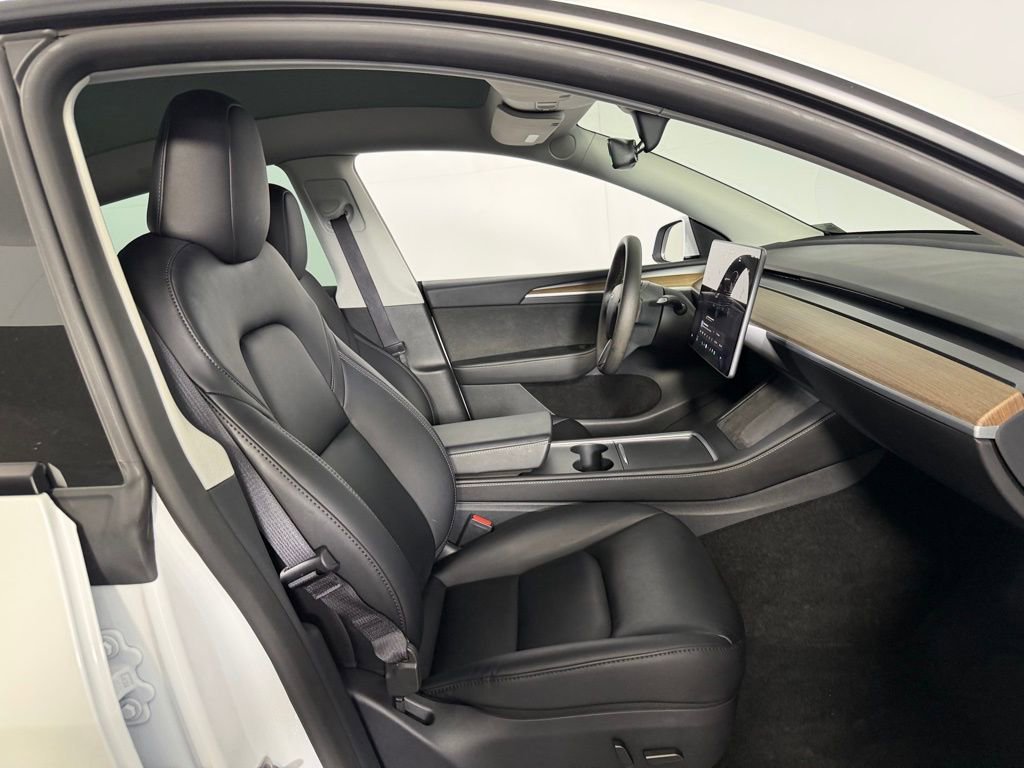 Used 2024 Tesla Model Y Long Range image 27