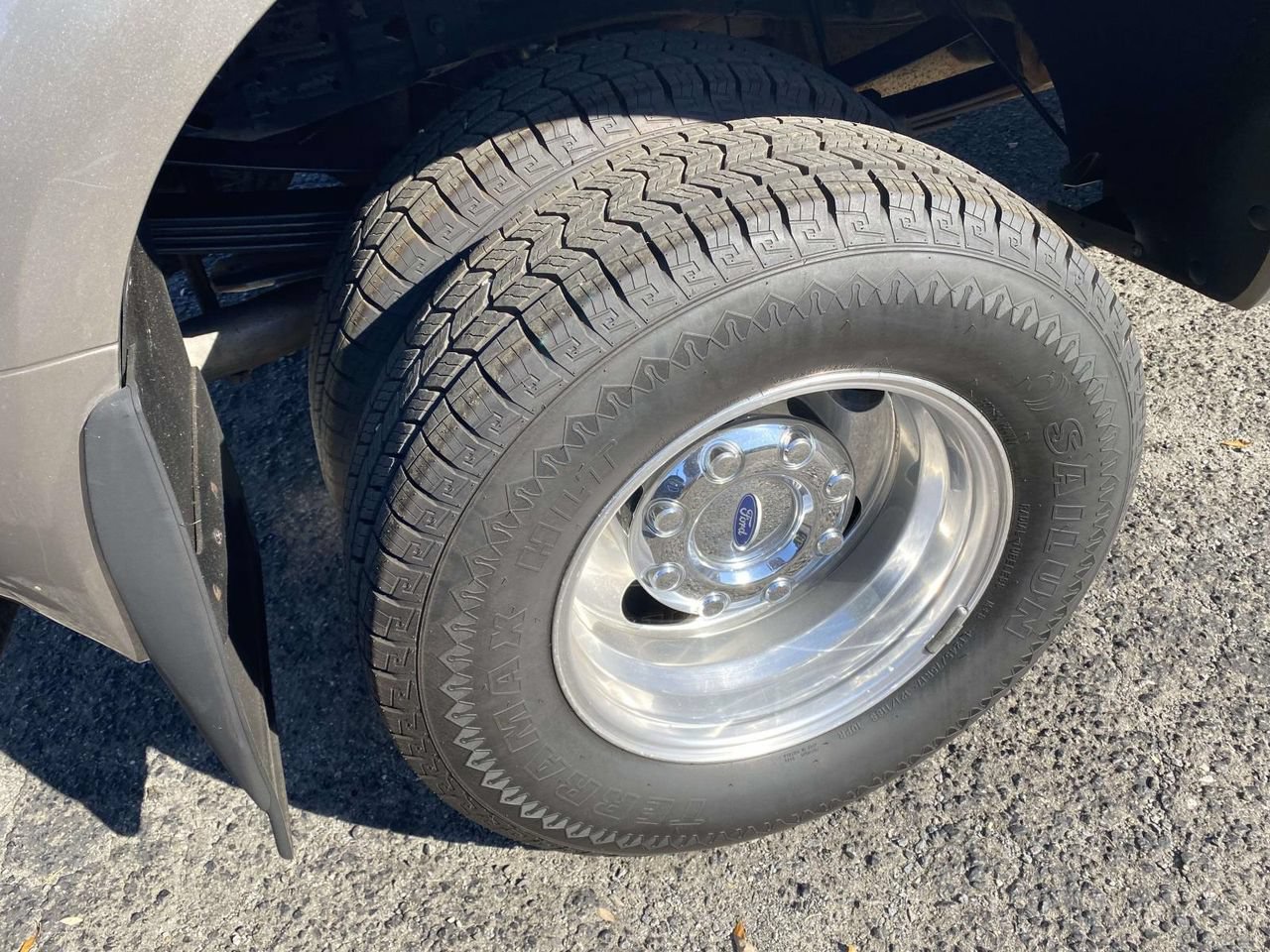 Used 2005 Ford F350 Lariat AWD/4WD image 9