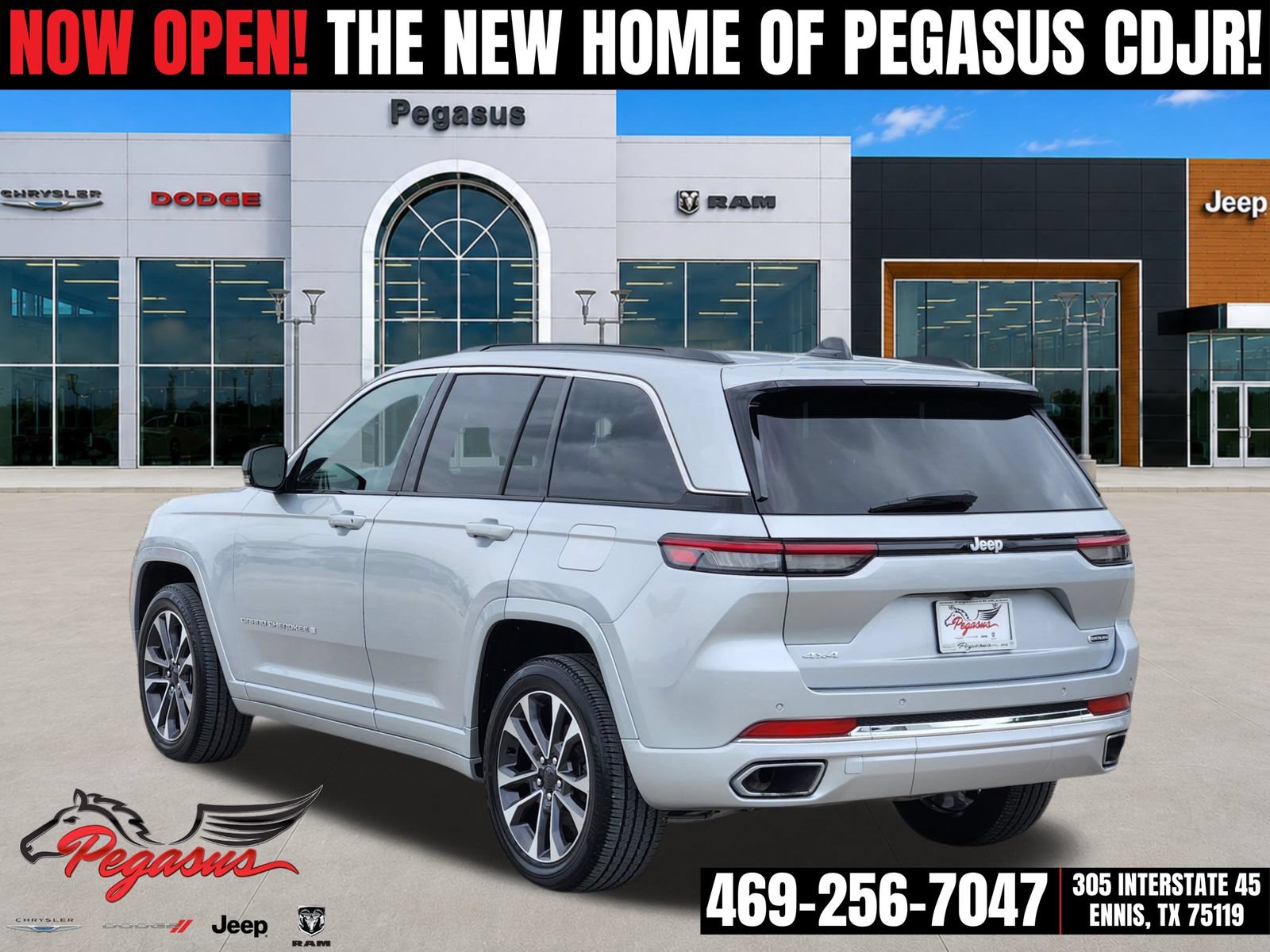 Used 2024 Jeep Grand Cherokee Overland AWD/4WD image 4