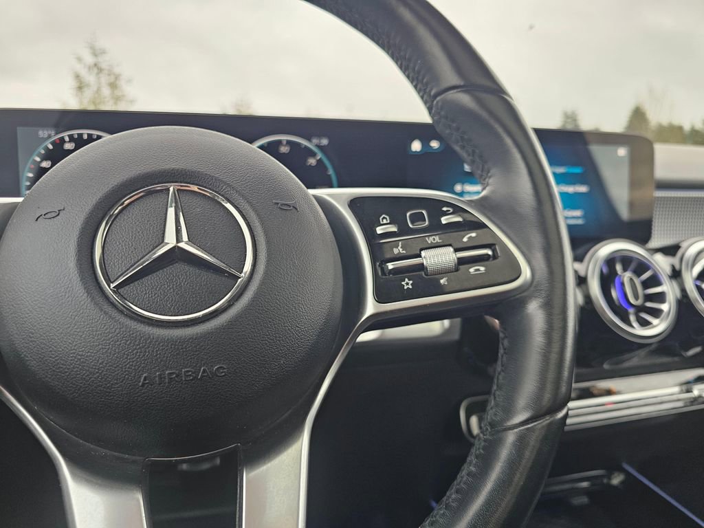 Used 2022 Mercedes-Benz EQB 350 4MATIC image 42