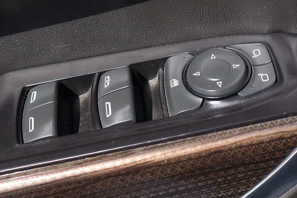 Used 2020 Chevrolet Silverado 1500 LT AWD/4WD image 17