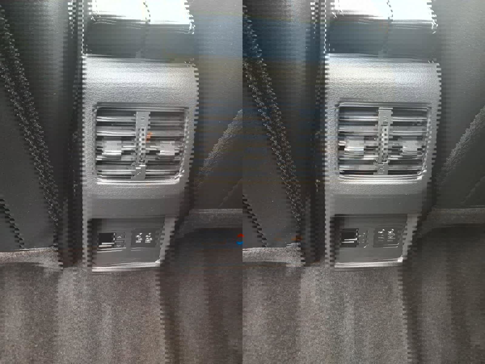 Certified 2022 Nissan Rogue SL w/ SL Premium Package AWD/4WD image 18