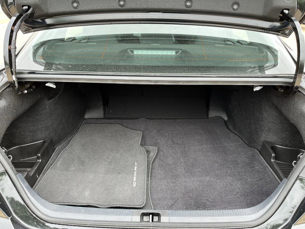 Used 2025 Toyota Camry SE w/ Convenience Package image 27