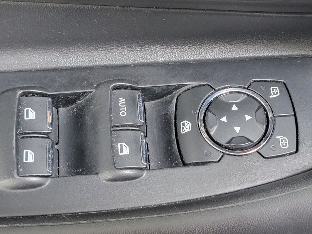 Used 2014 Ford Taurus SEL w/ Equipment Group 201A FWD image 27