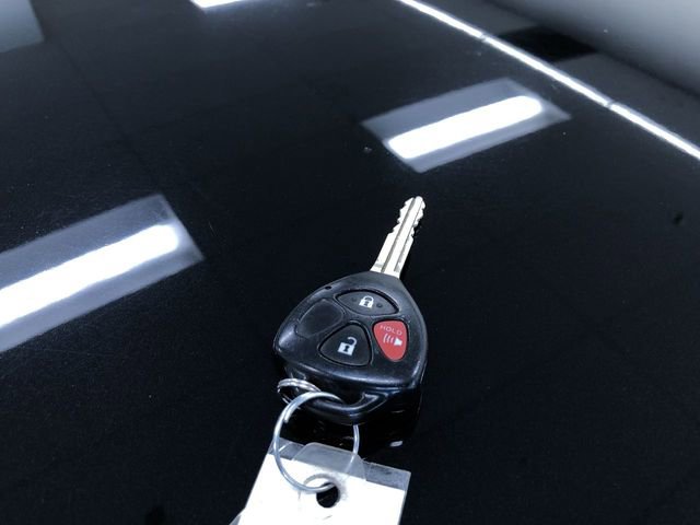 Used 2013 Toyota Matrix S FWD image 29