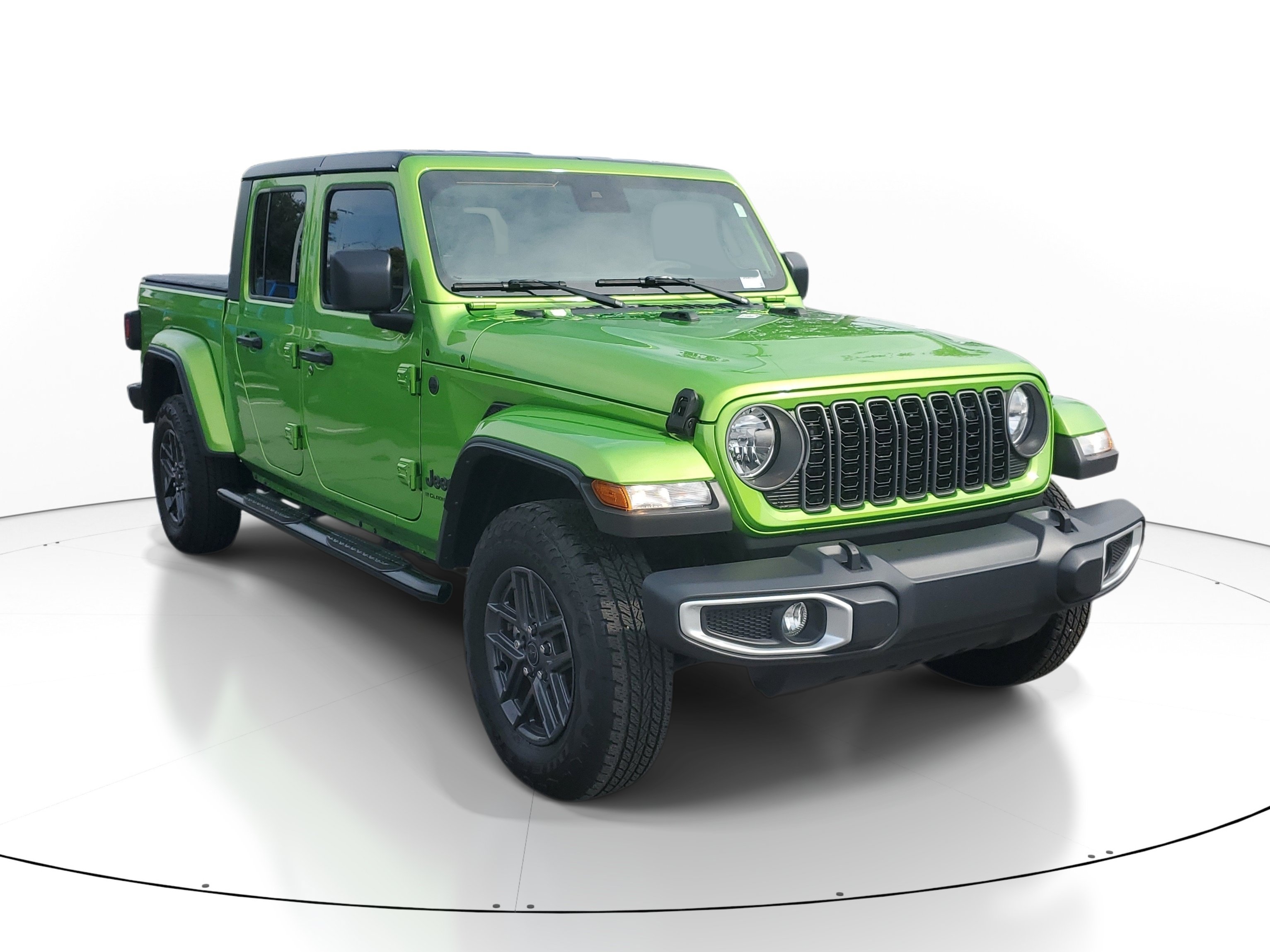 Used 2025 Jeep Gladiator Sport AWD/4WD image 2