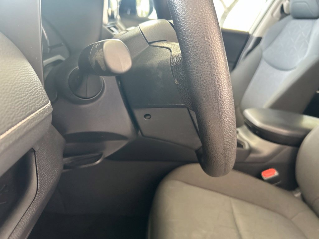 Used 2025 Toyota RAV4 XLE FWD image 40
