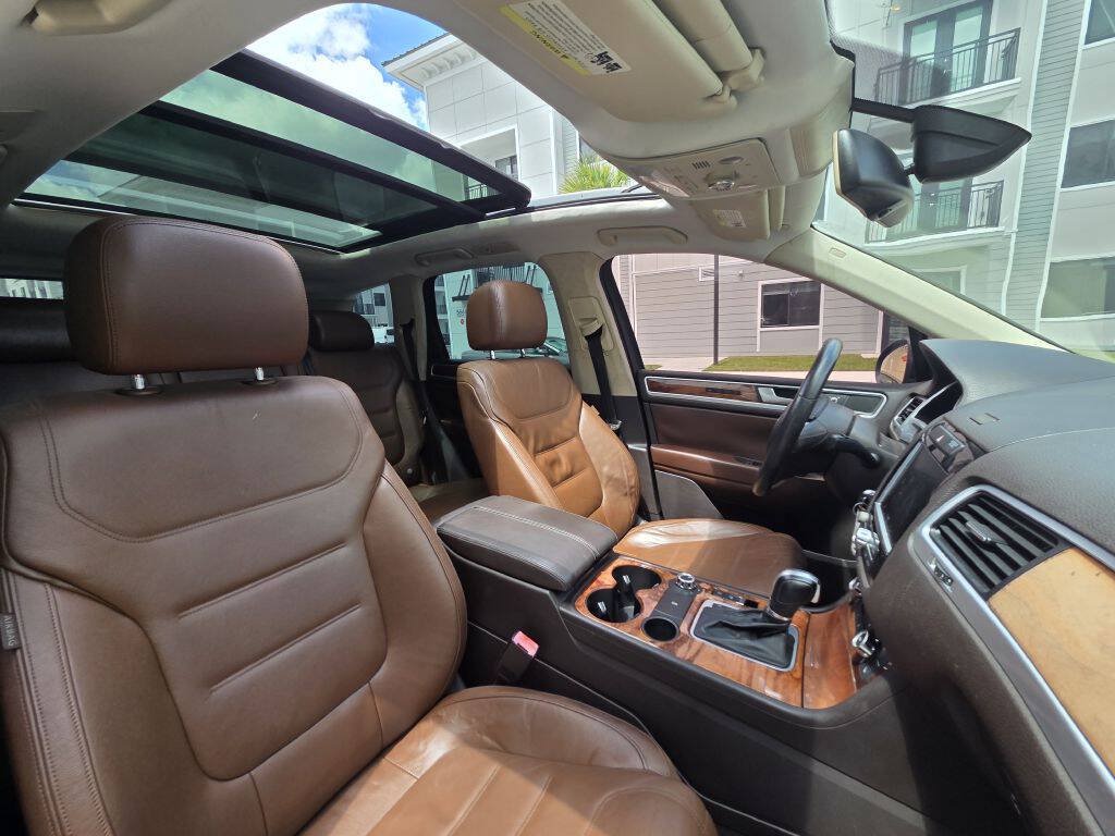 Used 2011 Volkswagen Touareg VR6 AWD/4WD image 46