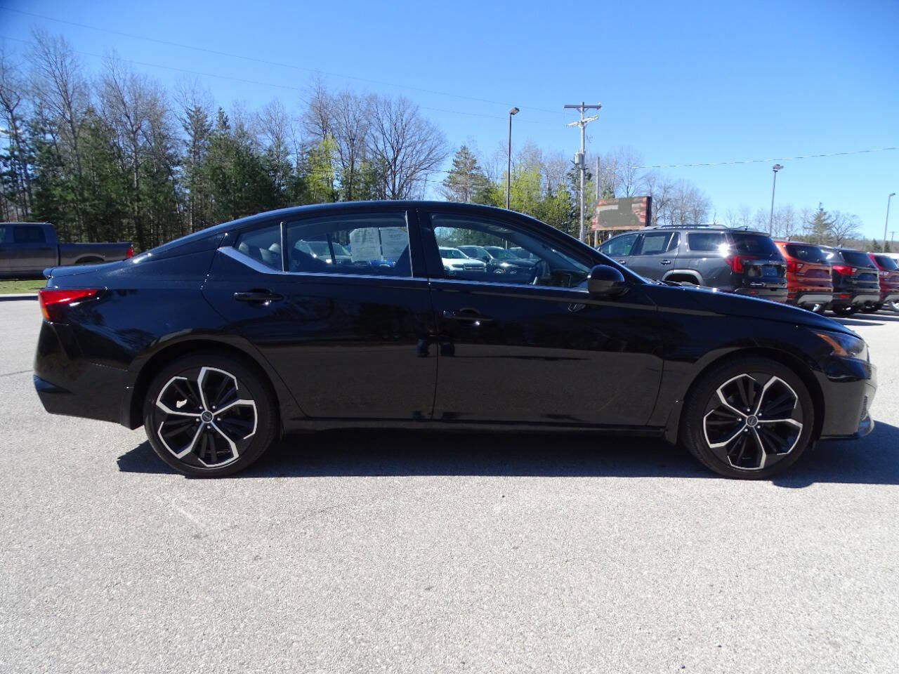 Used 2024 Nissan Altima 2.5 SR AWD w/ Premium Package image 41