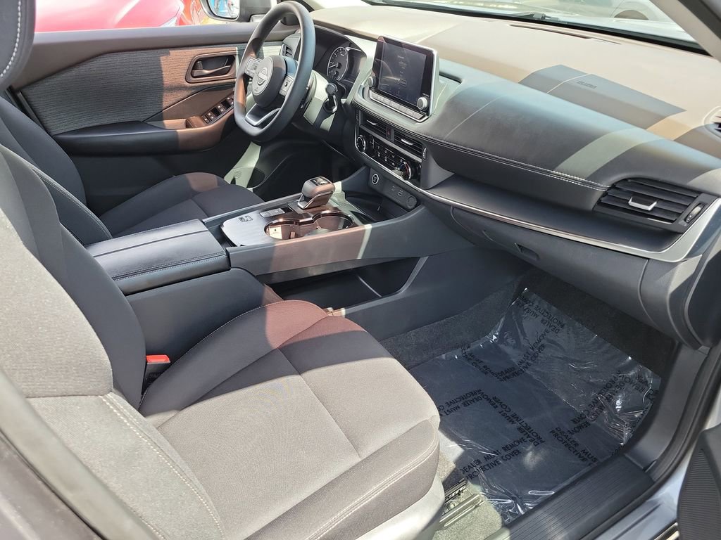 Used 2023 Nissan Rogue S image 16