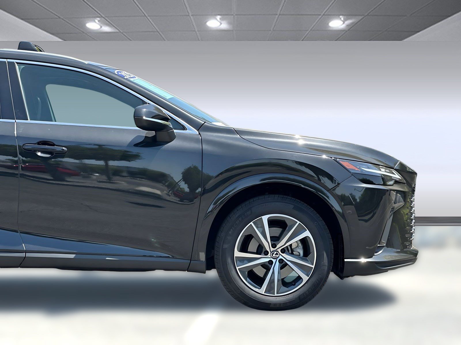 Certified 2025 Lexus RX 350 FWD w/ Accessory Package image 34