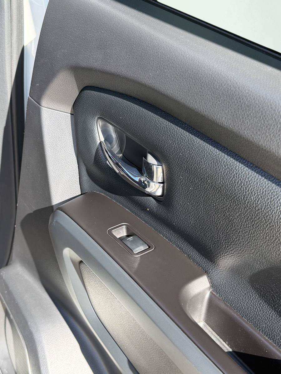 Used 2019 Nissan Titan SV w/ SV Convenience Package AWD/4WD image 18