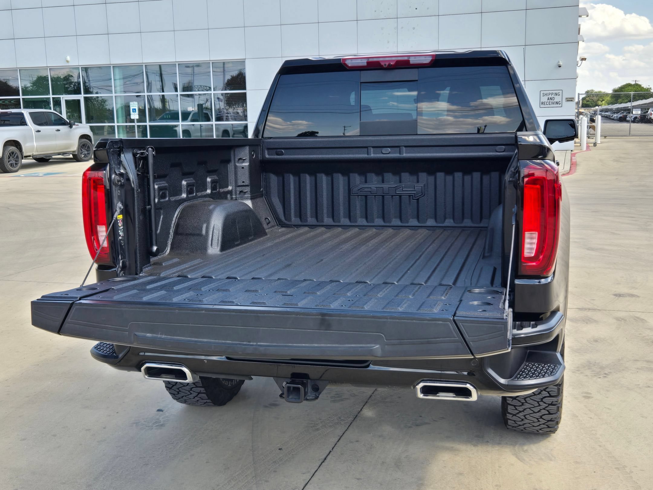 Certified 2024 GMC Sierra 1500 AT4 w/ Technology Package AWD/4WD image 26