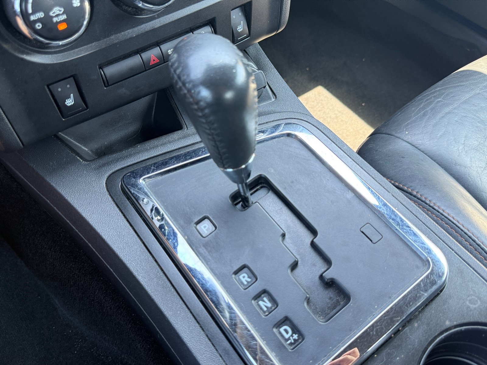 Used 2014 Dodge Challenger R/T RWD image 19