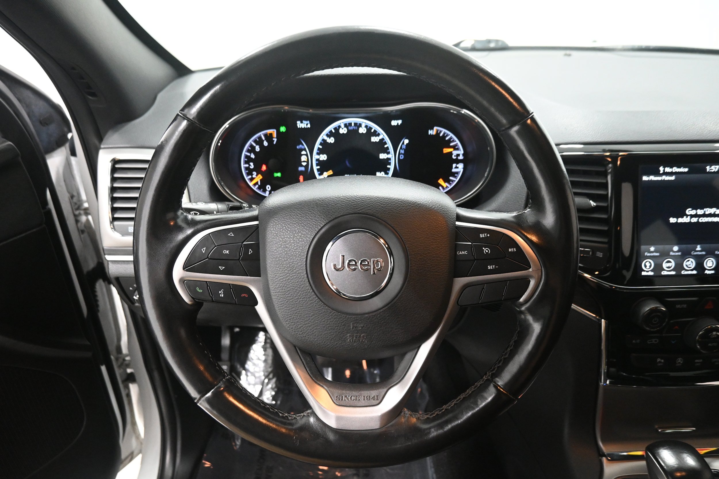 Used 2021 Jeep Grand Cherokee Limited AWD/4WD image 9